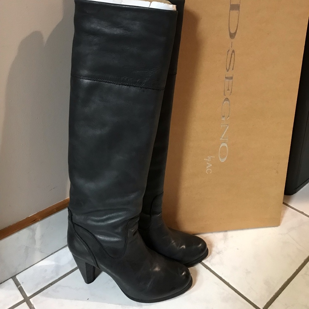D- Segno Black Slouch Knee high boots size 6 1/2